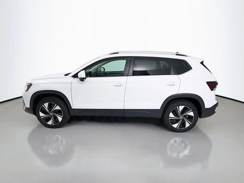 New 2026 Volkswagen Taos SE AWD/4WD image 4