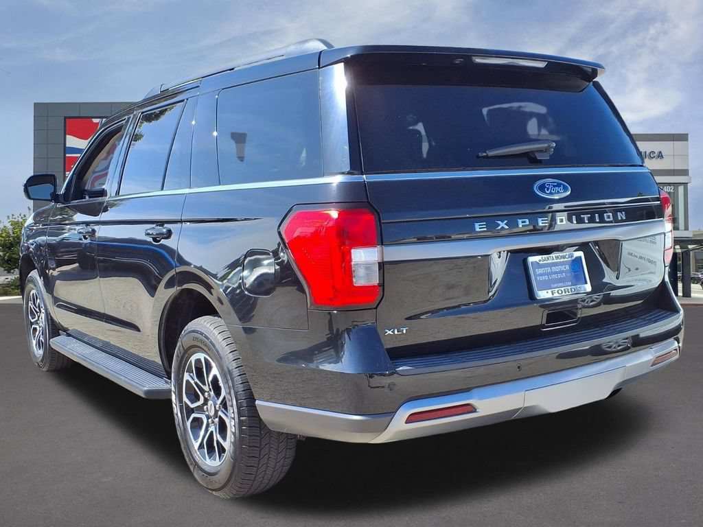 Used 2024 Ford Expedition XLT AWD/4WD image 3