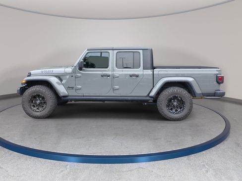 Used 2023 Jeep Gladiator Sport AWD/4WD image 3