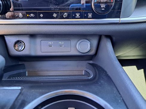 Used 2025 Nissan Rogue SV w/ SV Premium Package image 31