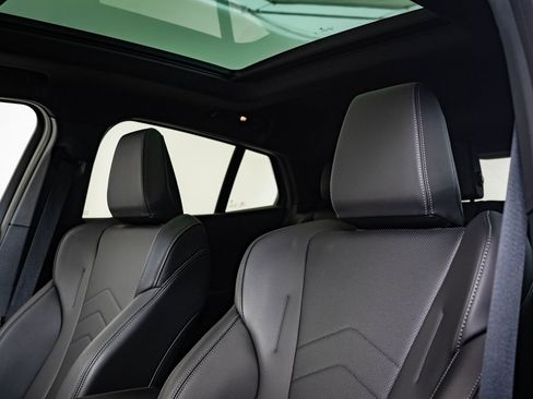 Certified 2025 BMW X2 xDrive28i image 19