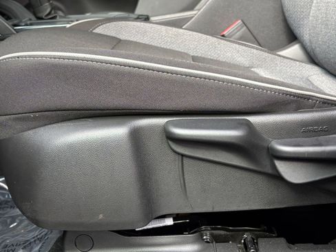 Used 2025 Chevrolet TrailBlazer LT image 23