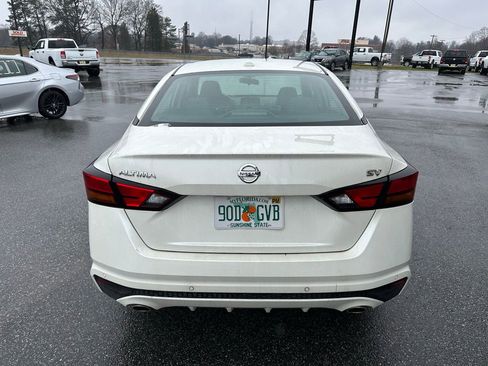 Used 2022 Nissan Altima 2.5 SV w/ SV Premium Package image 7