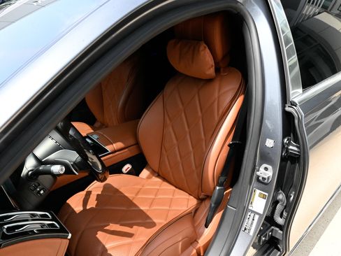 Used 2023 Mercedes-Benz Maybach S 680 4MATIC w/ Manufaktur Leather Package image 18