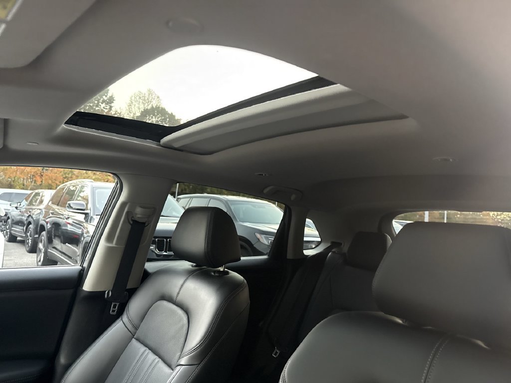 Used 2024 Honda HR-V EX-L image 16