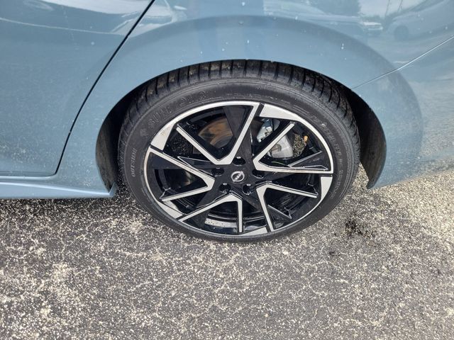 Used 2025 Nissan Sentra SR FWD image 6