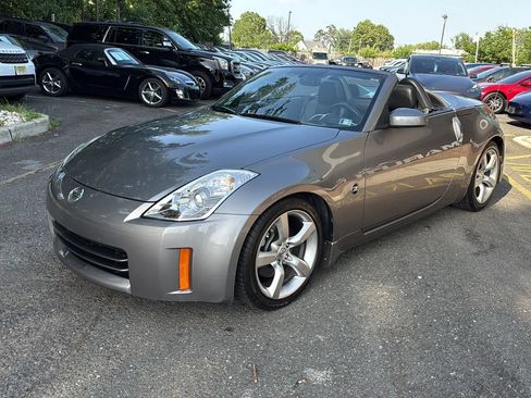 Used 2007 Nissan 350Z Touring RWD image 45