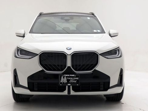 Used 2025 BMW X3 xDrive30i w/ Premium Package AWD/4WD image 4