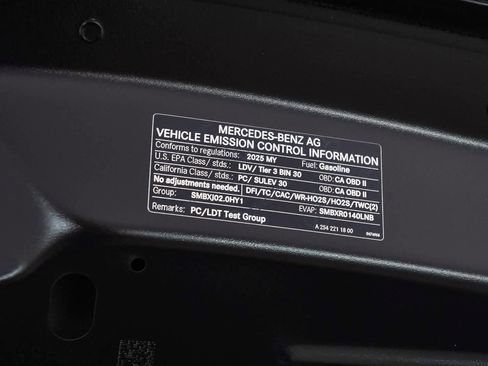 Used 2025 Mercedes-Benz GLC 300 image 30