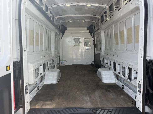 Used 2017 Ford Transit 350 RWD image 5