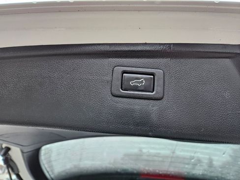 Used 2016 Subaru Outback 2.5i Limited image 19