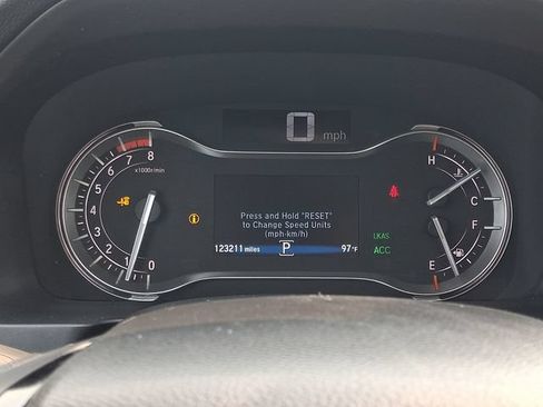 Used 2016 Honda Pilot Touring image 24
