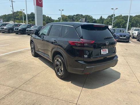 Used 2024 Nissan Rogue SV FWD image 5