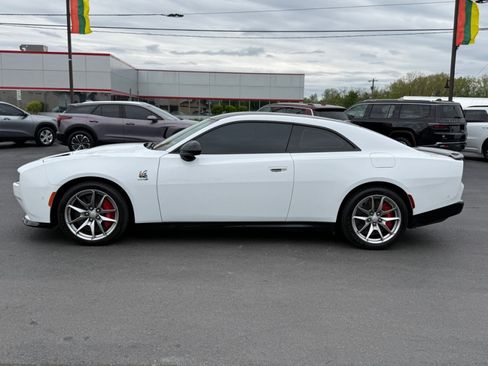 Used 2025 Dodge Charger Daytona Scat Pack w/ Track Pack AWD/4WD image 5