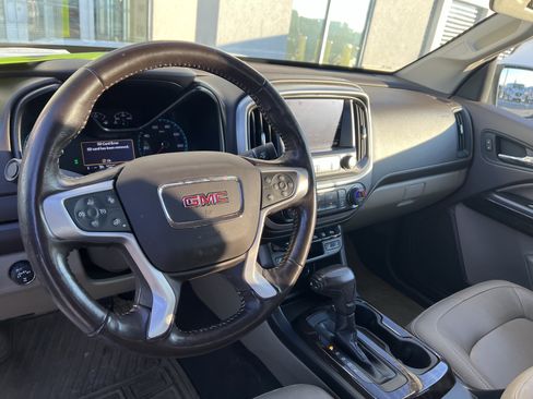 Used 2019 GMC Canyon SLT w/ Driver Alert Package image 5