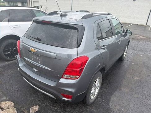 Used 2019 Chevrolet Trax LT w/ LT Convenience Package FWD image 4