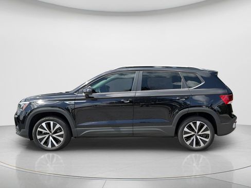 Certified 2022 Volkswagen Taos SE FWD image 8