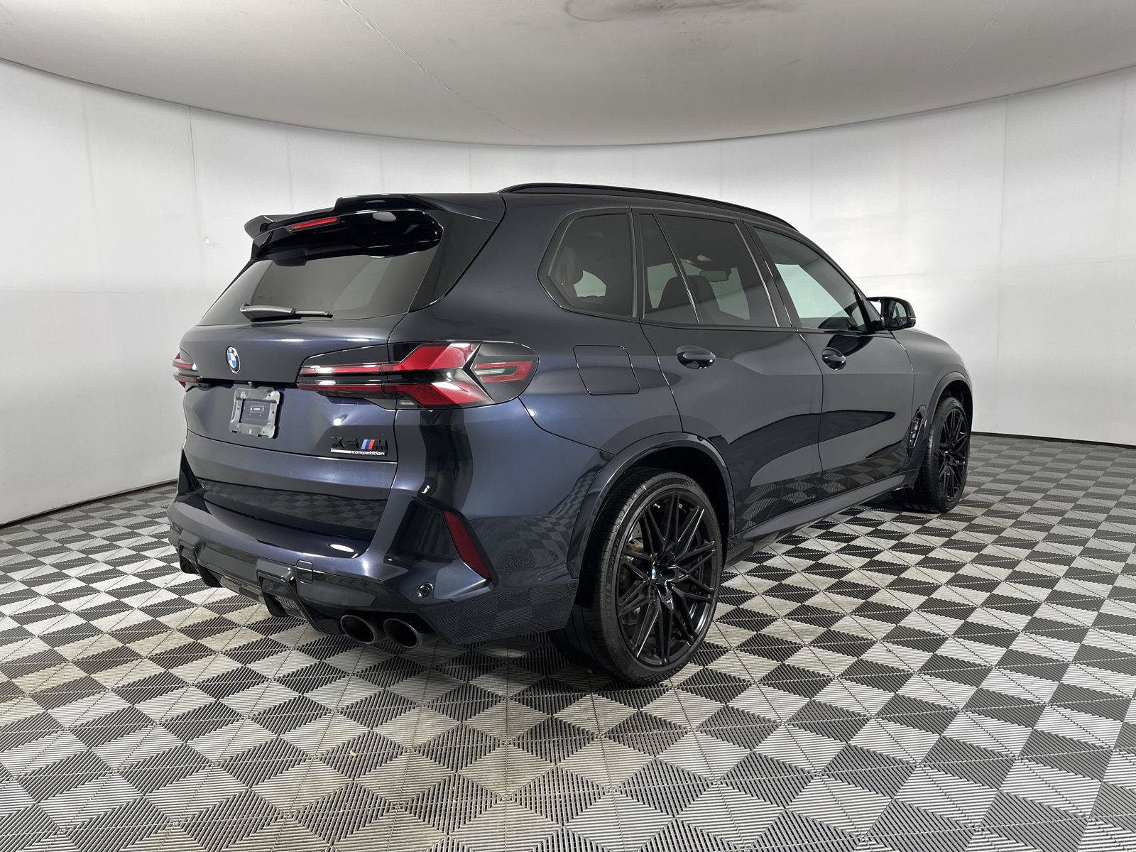 Used 2024 BMW X5 M Competition w/ Executive Package AWD/4WD image 25
