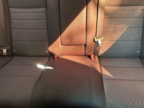 Used 2016 Toyota Camry LE FWD image 13