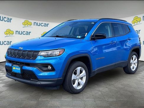 Used 2022 Jeep Compass Latitude w/ Convenience Group AWD/4WD image 3