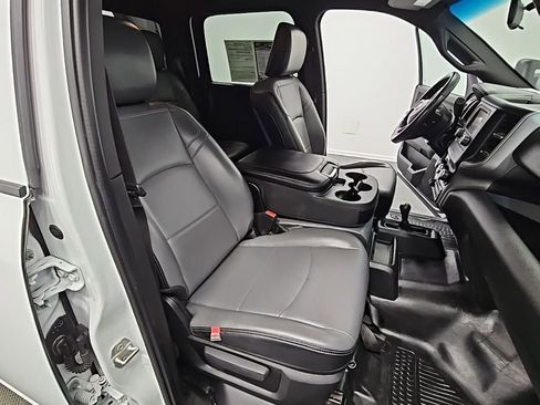 Used 2024 RAM 2500 Tradesman w/ Chrome Appearance Group image 36