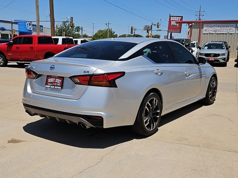 Used 2019 Nissan Altima 2.5 SR FWD image 3