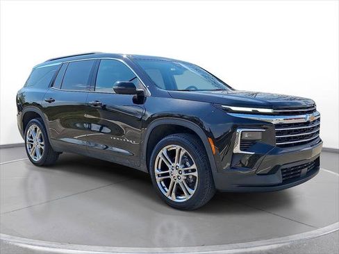 New 2025 Chevrolet Traverse LT w/ Enhanced Driving Package FWD image 1