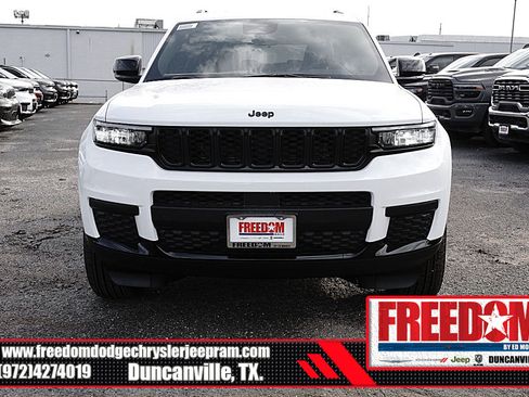 New 2025 Jeep Grand Cherokee L Altitude image 8