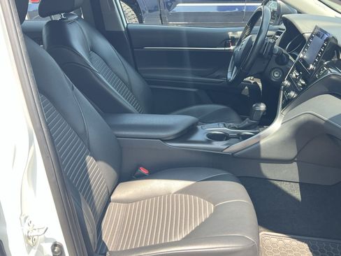 Used 2022 Toyota Camry SE FWD image 23