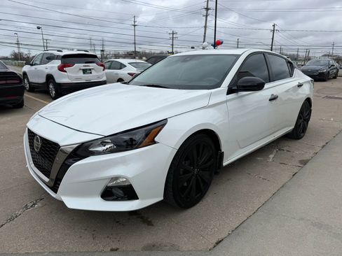 Used 2022 Nissan Altima 2.5 SR w/ Midnight Edition Package image 5