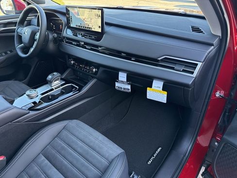 New 2026 Mitsubishi Outlander SE image 22