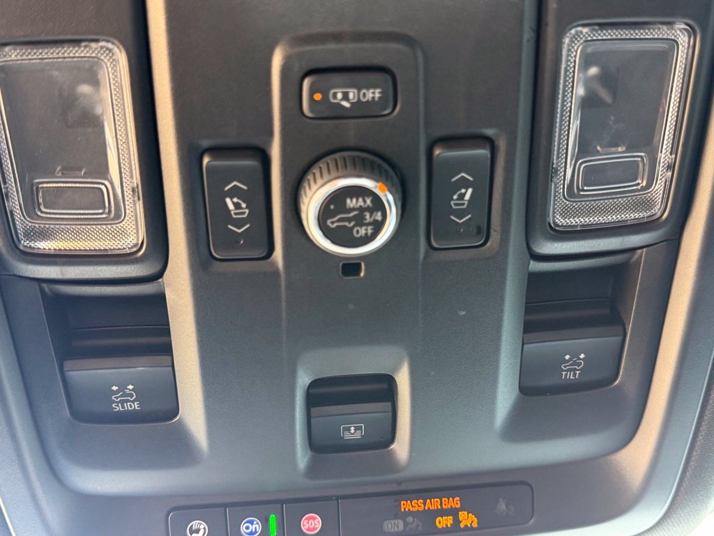 Used 2023 Cadillac Escalade Sport Platinum w/ LPO, ONYX Package AWD/4WD image 33