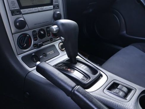 Used 2005 MAZDA MX-5 Miata w/ Convenience Pkg RWD image 16