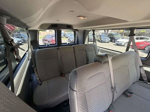 Used 2025 GMC Savana 3500 LT w/ LT Preferred Equipment Group RWD image 18