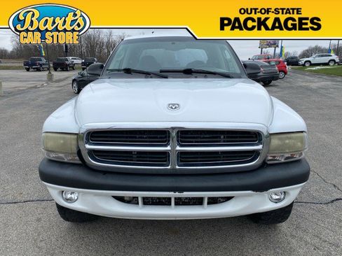 Used 2004 Dodge Dakota Sport w/ Deluxe Convenience Group image 2