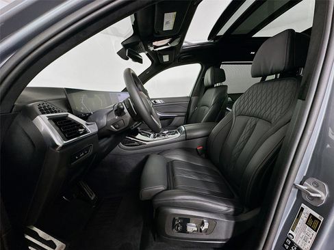 Used 2025 BMW X7 M60i w/ Executive Package image 22