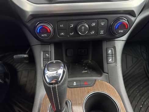 Used 2018 GMC Acadia SLE w/ Driver Alert Package I image 16