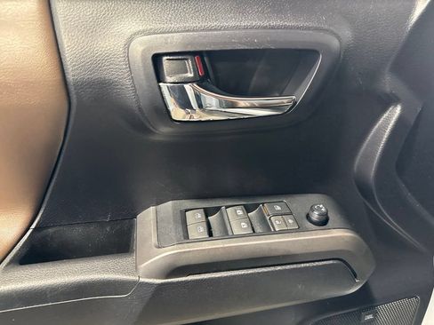 Used 2020 Toyota Tacoma Limited AWD/4WD image 35