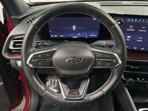 Used 2025 Chevrolet Traverse Z71 image 14