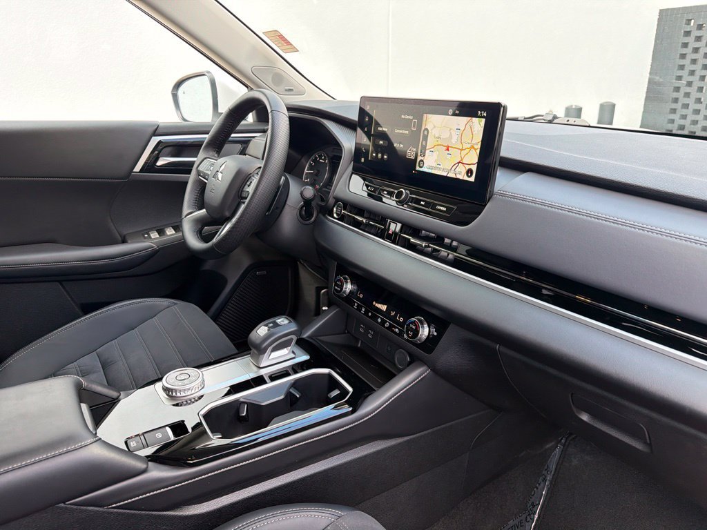 Used 2025 Mitsubishi Outlander SE AWD/4WD image 31