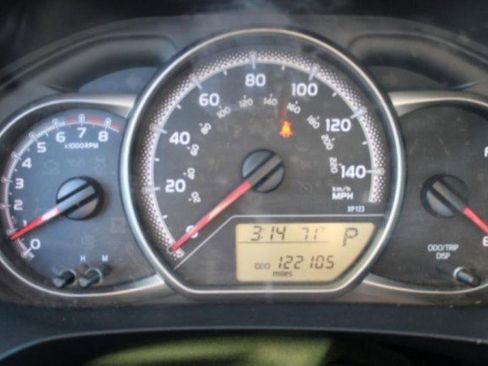 Used 2017 Toyota Yaris L image 29