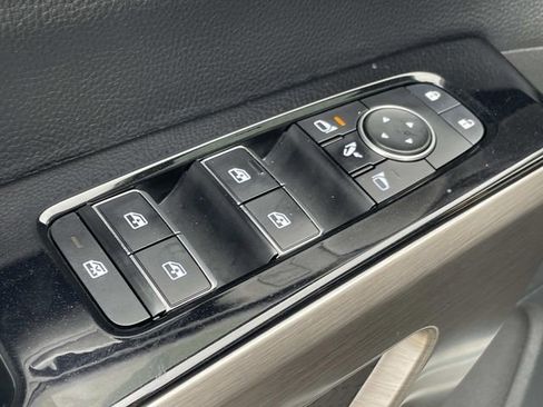 Certified 2023 Nissan Pathfinder Platinum w/ Black Appearance Package image 16