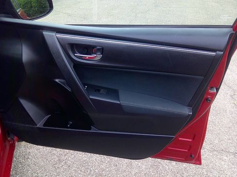 Used 2017 Toyota Corolla LE w/ Carpet Mat Package (TMS) image 21