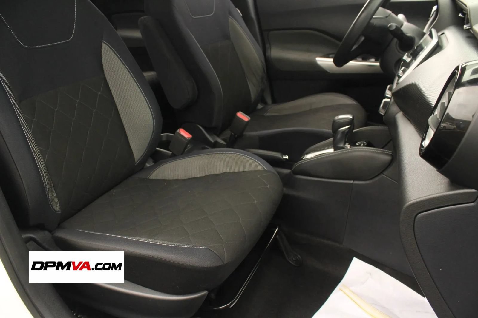 Used 2018 Nissan Kicks SV FWD image 25