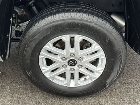 Used 2022 Toyota Tundra SR5 image 5