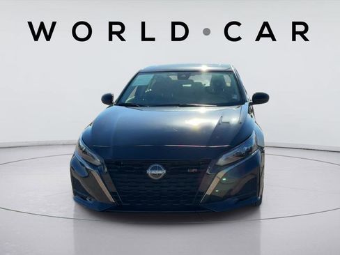 Used 2025 Nissan Altima 2.5 SR w/ SR Premium Package image 3