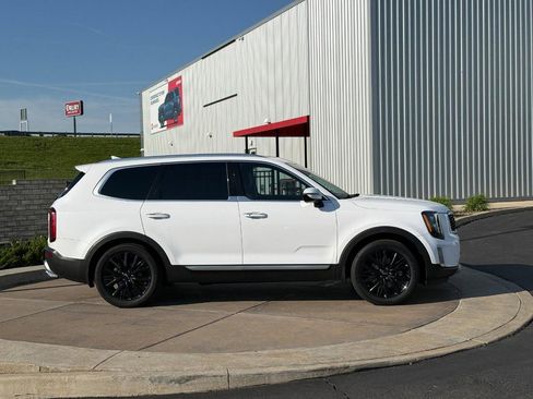 Used 2022 Kia Telluride SX w/ Towing Package AWD/4WD image 2