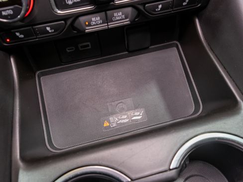 Used 2024 Chevrolet Suburban RST w/ Luxury Package image 23