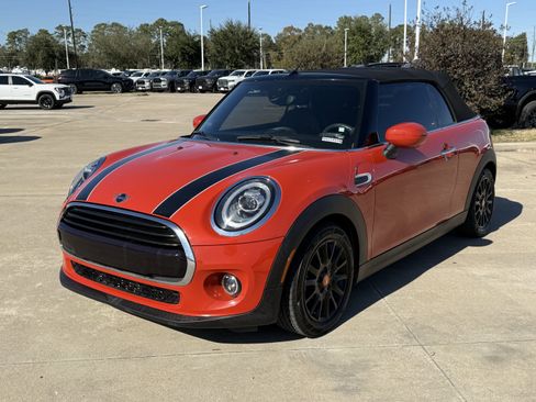 Used 2021 MINI Cooper Cooper w/ 6.5" Touchscreen Package image 8