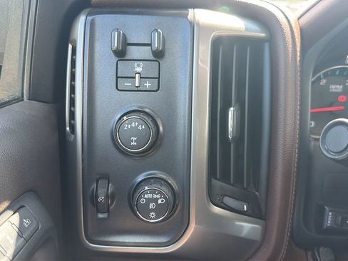 Used 2018 Chevrolet Silverado 2500 High Country AWD/4WD image 22